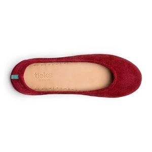 Tieks Flats in Rouge, Size 6
